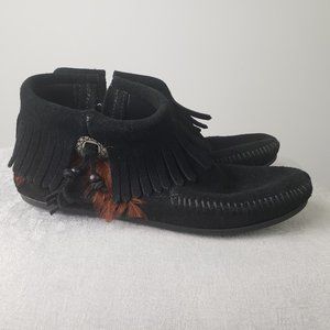 Minnetonka, Like New, Black Ankle Moccasins, 7